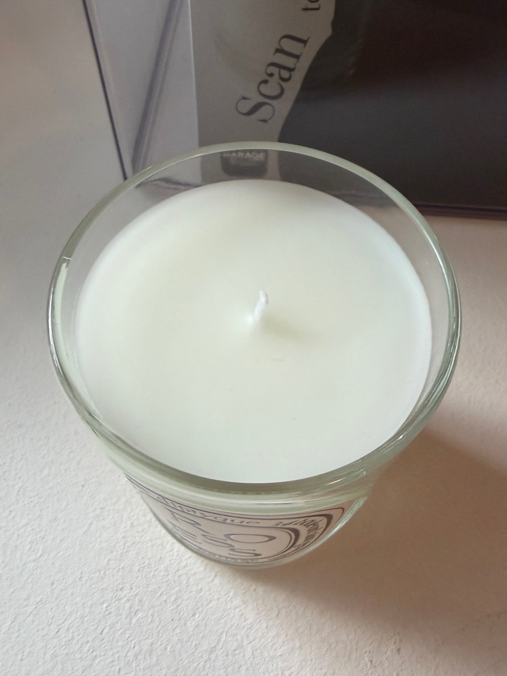 Diptyque Roses Candle - Picture 2 of 5